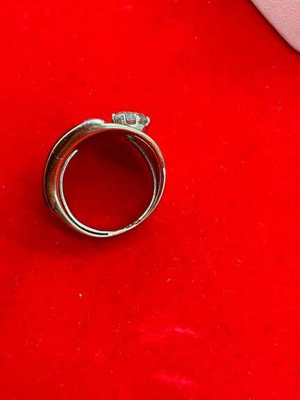 CERTIFIED 14K YELLOW GOLD LARGE DIAMOND RING