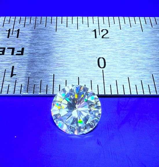 Dazzling 4.16 Ct Lab Simulated. Ice Blue VVs1  Diamond Solitaire
