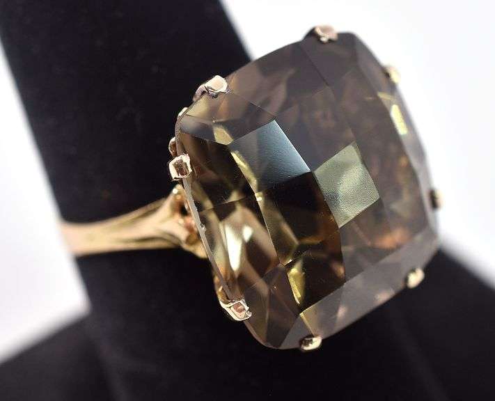 Exquisite 14K Yellow Gold Smokey Quartz Gemstone Ring