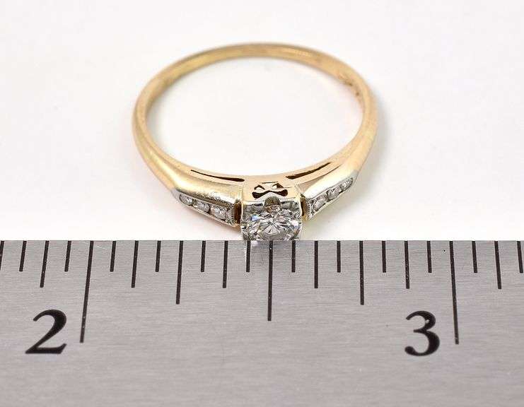 Stunning 14K Yellow Gold Diamond Ring