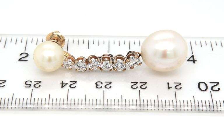 14kt Yellow gold diamond and pearl drop earrings