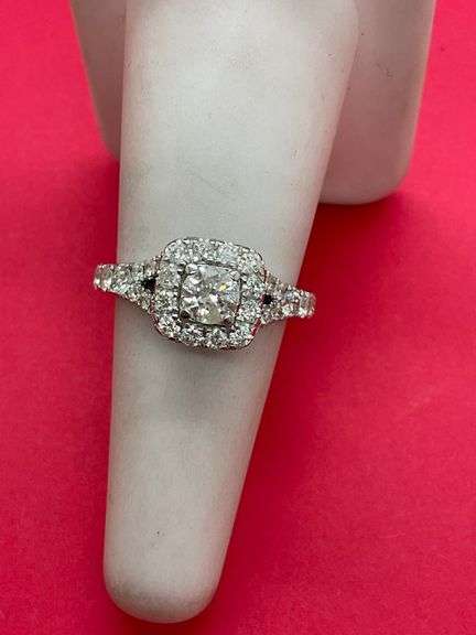 CERTIFIED 14K WHITE GOLD DIAMOND RING. 2.00 CARATS.