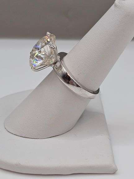 Huge Extrodinary 14.75 Ct VVs1 White F-G Simulated Lab Diamond Ring