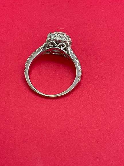CERTIFIED 14K WHITE GOLD DIAMOND RING. 2.00 CARATS.