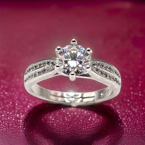 Sparkling Dazzling 1 Ct VVs1 White D-E Simulated Lab Diamond Ring