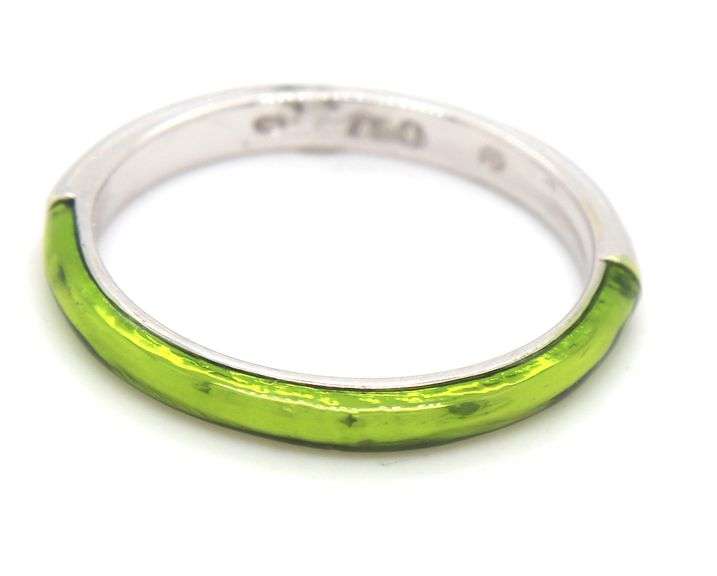 Sweet 18K WG Band with Lime Green Enamel