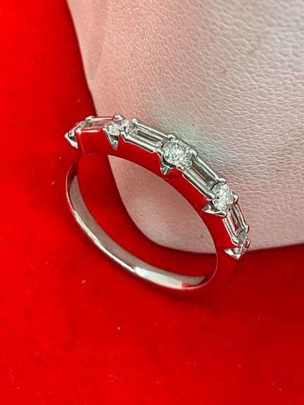 LADIES CERTIFIED 14K WHITE GOLD DIAMOND BAND