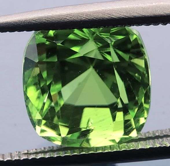 Sapat Gali 3.23ct apple green untreated Peridot