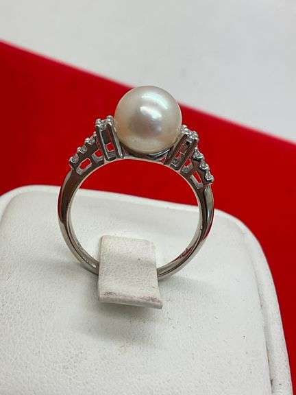LADIES 14K WHITE GOLD DIAMOND PEARL RING