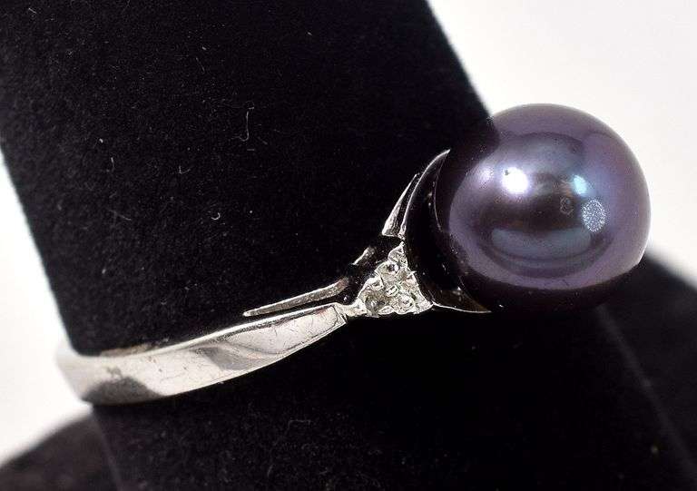 Pearl and Diamond Ring in Sterling Silver