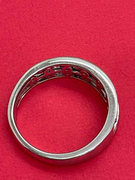 14K WHITE GOLD DIAMOND BAND / RING