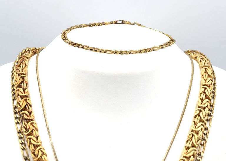 Group lot of 3 Vintage 925 sterling silver necklaces and Figaro bracelet