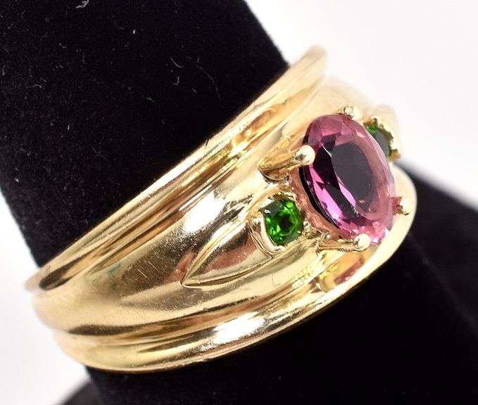 Splendid 10K Yellow Gold Pink Topaz and Emerald Gemstone Ring