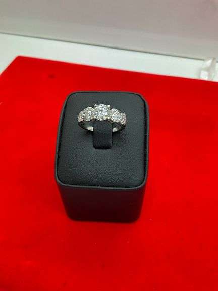 CERTIFIED NATALIE K 18K WHITE GOLD DIAMOND ENGAGEMENT RING. 1.90 CARAT