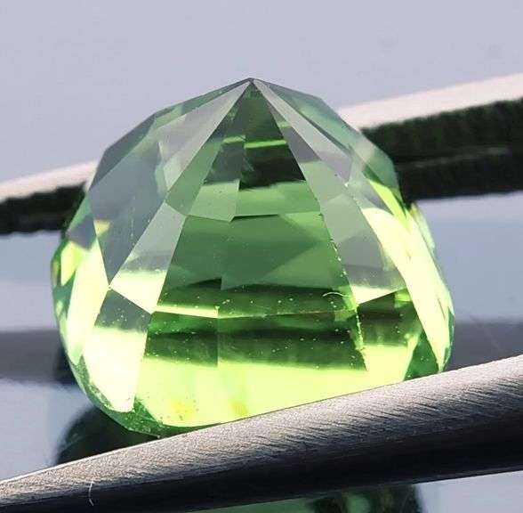 Sapat Gali 3.23ct apple green untreated Peridot