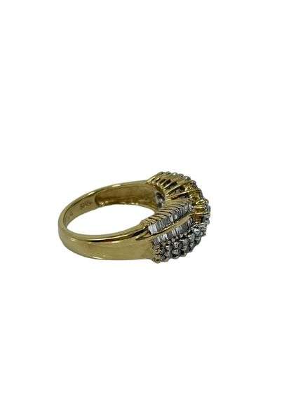 Stunning 1 CTW Diamond and 10K Gold Ring Size 6.75