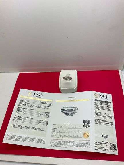 LADIES CERTIFIED DIAMOND RING. 0.90 CARAT
