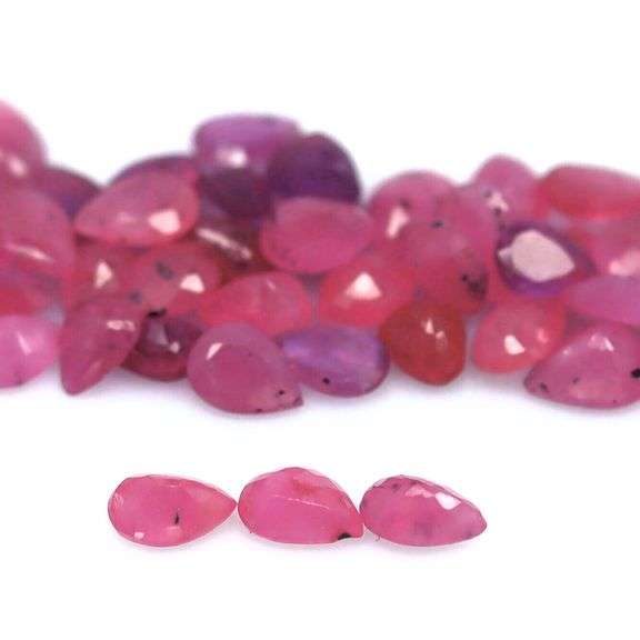 Simply gorgeous 8.50ct reddish pink Ruby set