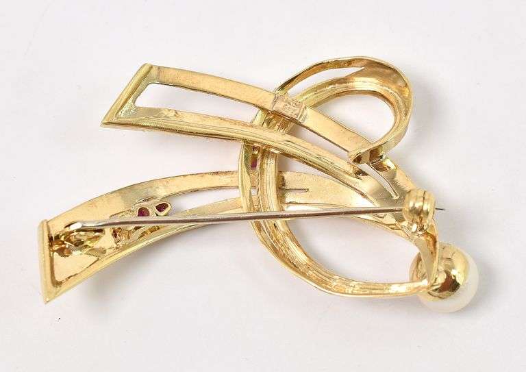 Wonderful 18K Yellow Gold Pearl and Pink Topaz Gemstone Brooch