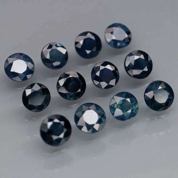 Premium luster 3.18ct dark blue Sapphire set