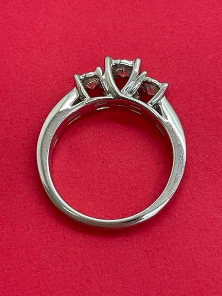 CERTIFIED BRAND NEW 14K WHITE GOLD DIAMOND RING
