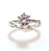 Sparkling 1 Ct VVs1 White E-F Simulated Lab Diamond Ring