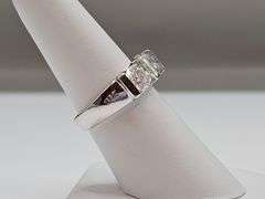 Sparkling 14 Kt White Gold Plate 4.15 Ct VVs1 F-G Simulated Diamond Ring