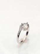 Sparkling 1 Ct VVs1 White D-E Simulated Lab Diamond Ring