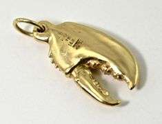 Well-Sculpted Heavy 14K Lobster Claw Pendant
