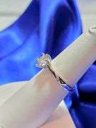 Sparkling 1 Ct VVs1 White E-F Simulated Lab Diamond Ring