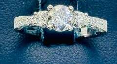 18K White Gold Round Brilliant Cut Diamond Ring