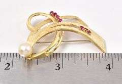 Wonderful 18K Yellow Gold Pearl and Pink Topaz Gemstone Brooch