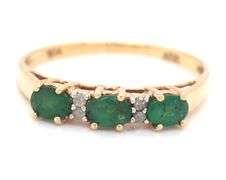 10kt Yellow gold emerald ring