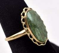 Wonderful 10K Yellow Gold Green Gemstone Ring
