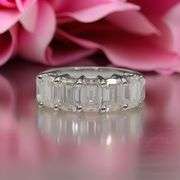 Sparkling 14 Kt White Gold Plate 5.07 Ct VVs1 F-G Simulated Diamond Ring