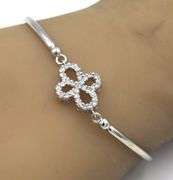 18kt White gold 1ctw diamond flower bangle bracelet