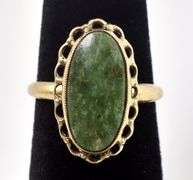 Wonderful 10K Yellow Gold Green Gemstone Ring