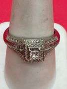 LADIES CERTIFIED DIAMOND RING. 0.90 CARAT