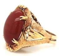 14kt Yellow gold oval Coral ring