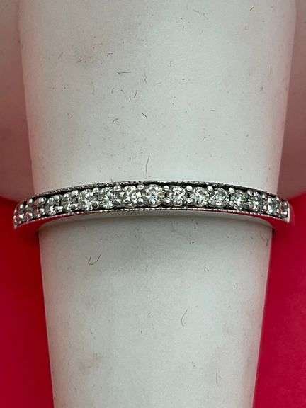 LADIES 14K WHITE GOLD DIAMOND BAND