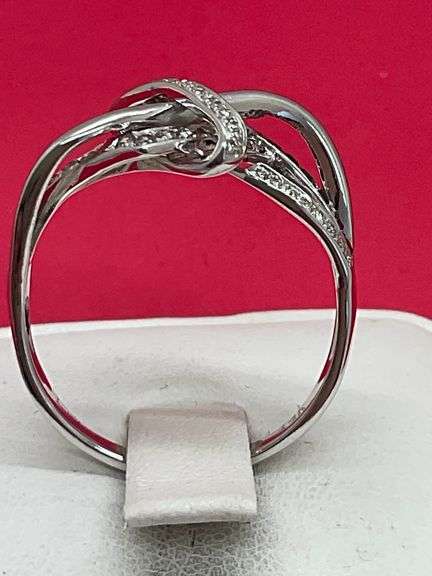 BRAND NEW LADIES 14K WHITE GOLD DIAMOND RING