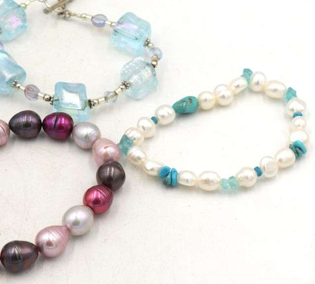 Group lot of 5 Pearl bracelets