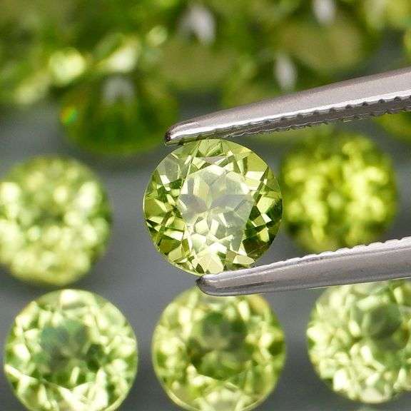 Round cut! Untreated! Matched! 16.34ct Peridot set!
