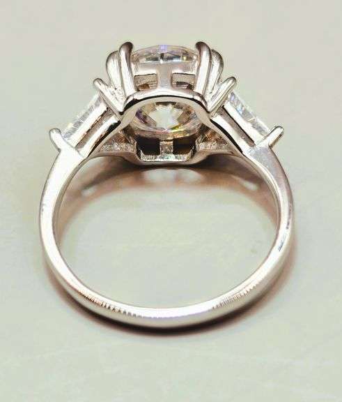 Ladies Huge 5 Ct VVs1 White E-F Simulated Lab Diamond Ring