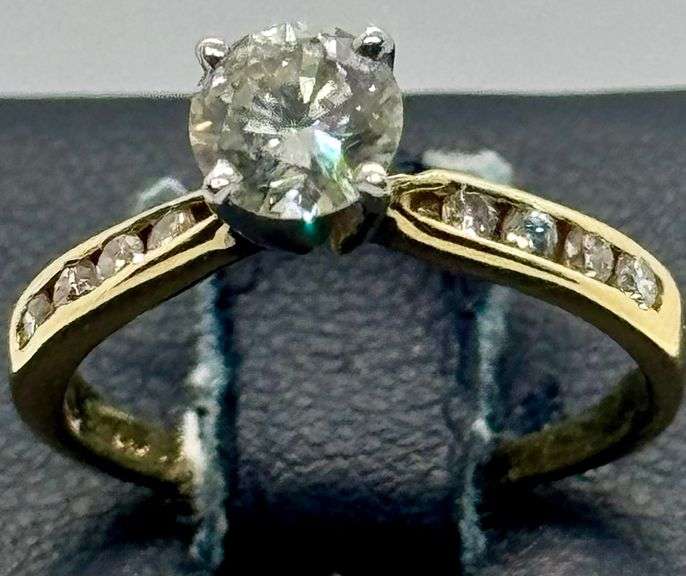 14K Two-tone Gold Round Brilliant Cut Diamond Engagement Ring