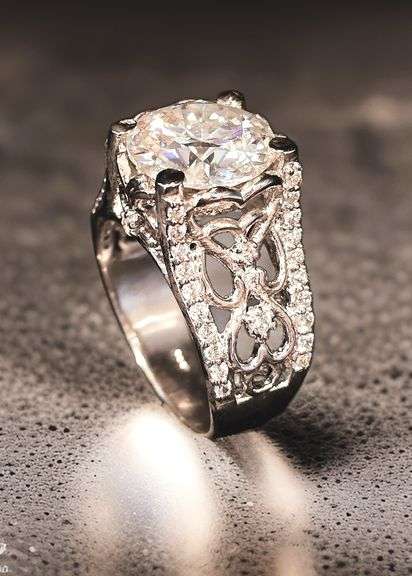Huge Rare 6.25 Ct VVs1 Sparkling White E-F Fire Moissanite Ring