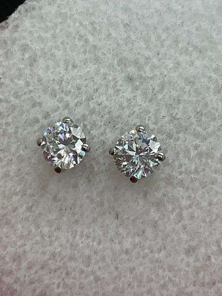 BRAND NEW 14K WHITE GOLD DIAMOND STUDS .1.08 CARAT