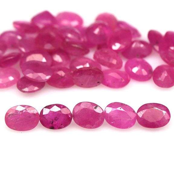 Simply gorgeous violet red 11.71ct Ruby set