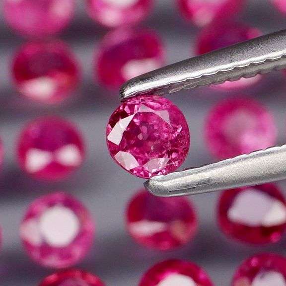 Premium 3.44ct 25 piece round cut Ruby set