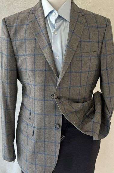 Handsome 2 Button Fitted Style Sport Coat, Made in Italy